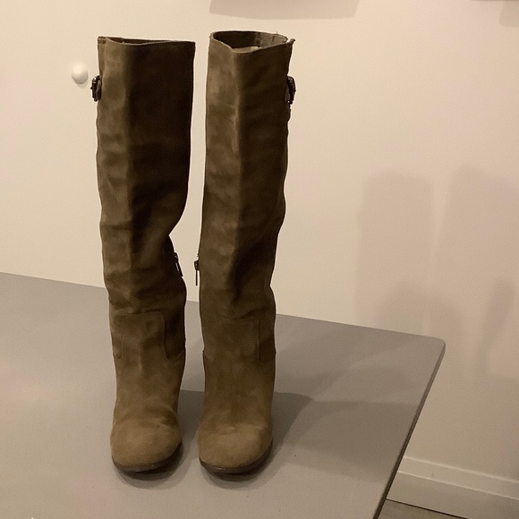 Michael Kors Tall Suede Khaki Round Toe Boot Size 9M - Picture 2 of 14